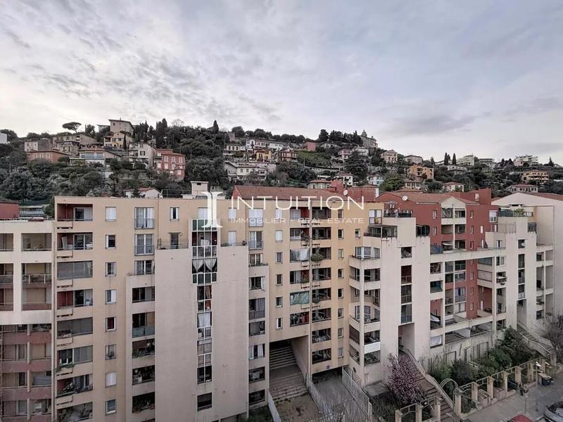 Appartement - 100 m² - 4 pièces