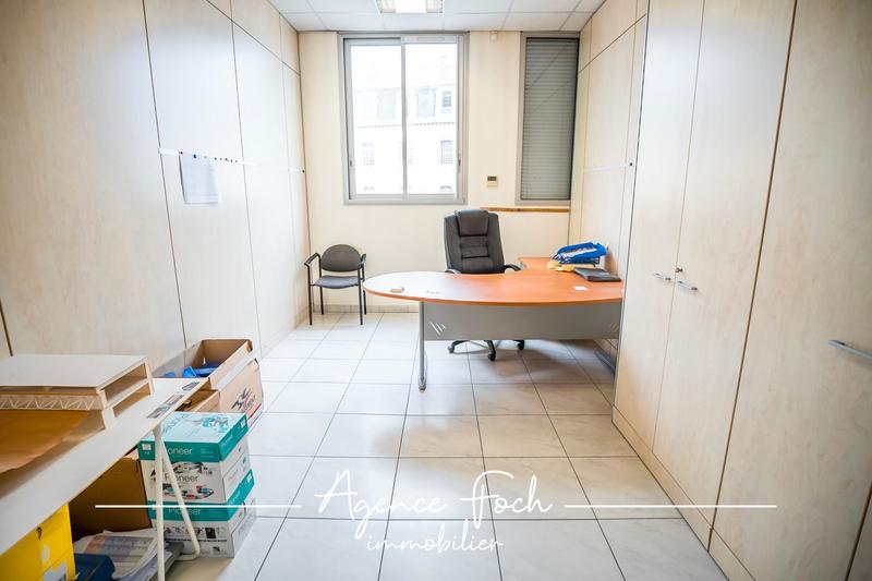 Local d'activités - 384 m² - 3 pièces