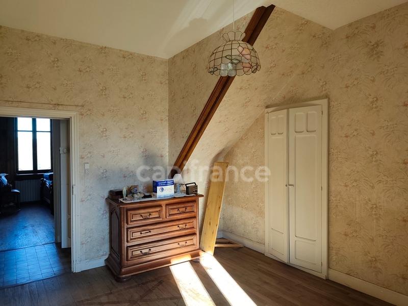 Maison - 92 m² - 6 pièces
