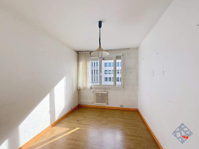 Appartement - 93 m² - 6 pièces