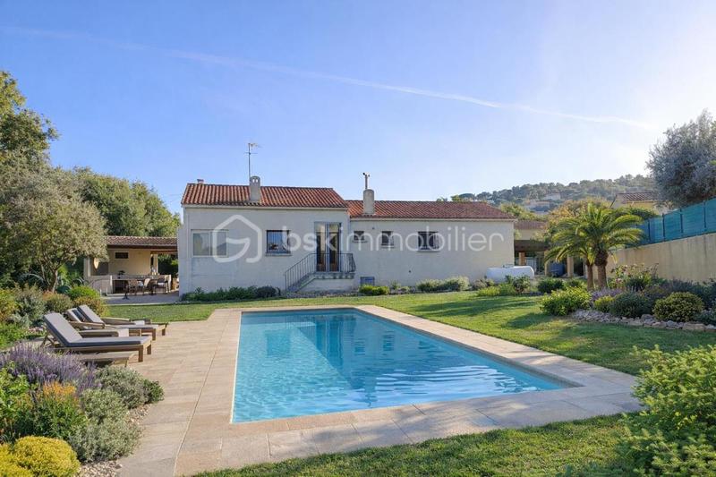 Maison - 138 m² - 5 pièces