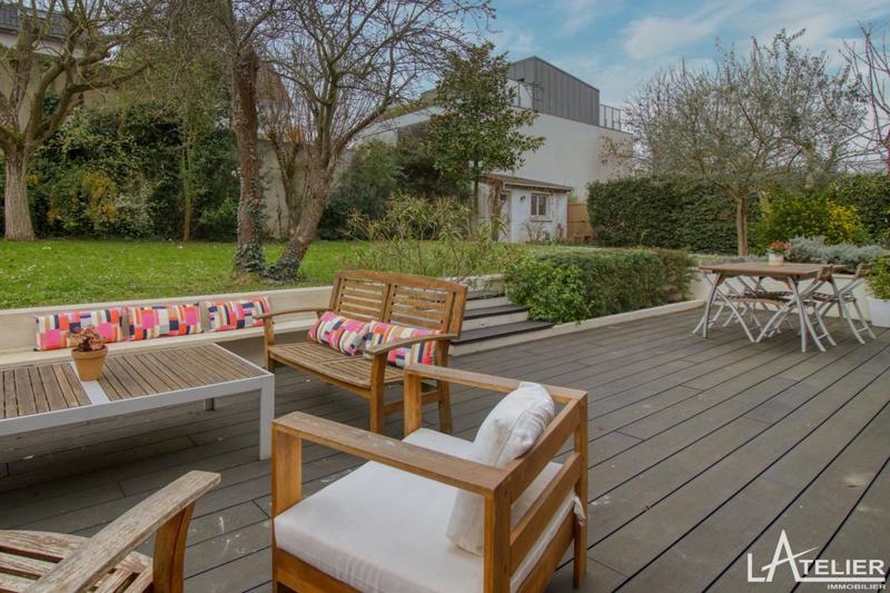 Maison - 225 m² - 8 pièces