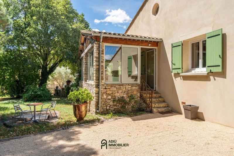 Maison - 210 m² - 6 pièces