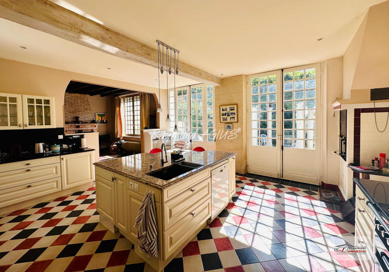 Maison de village - 276 m² - 11 pièces