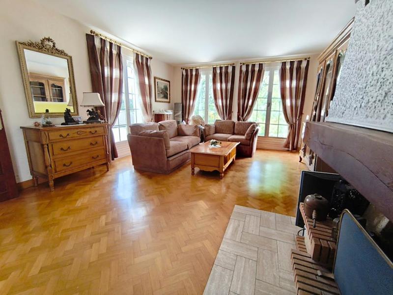 Maison - 177 m² - 7 pièces