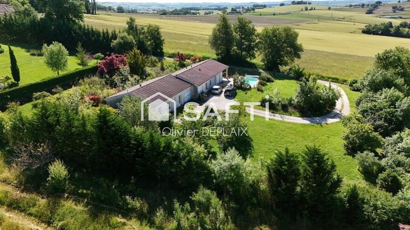 Maison - 210 m² - 10 pièces