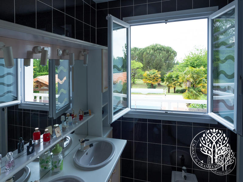 Maison ancienne - 260 m² - 10 pièces