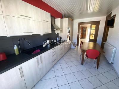 Maison - 230 m² - 8 pièces