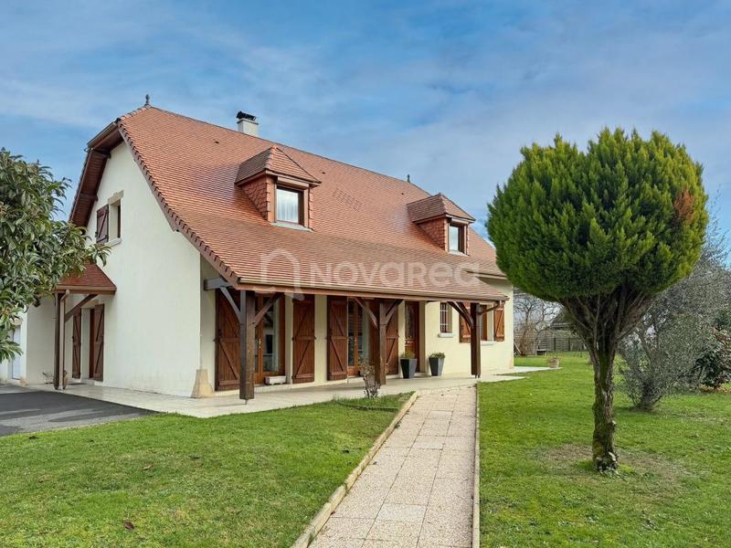 Maison - 140 m² - 6 pièces