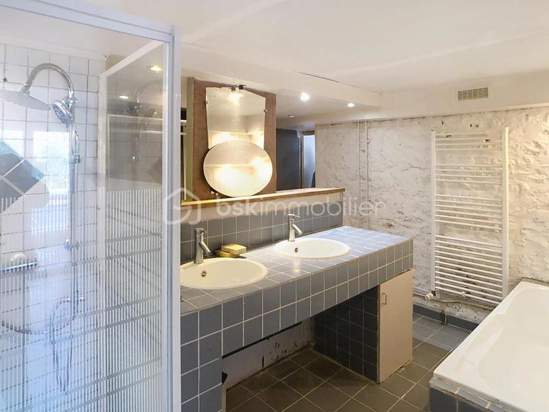 Maison - 182 m² - 8 pièces