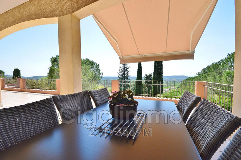 Villa - 226 m² - 6 pièces