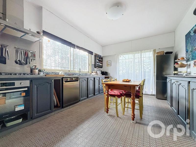 Maison - 450 m² - 8 pièces