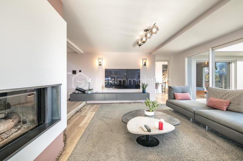 Maison - 200 m² - 6 pièces