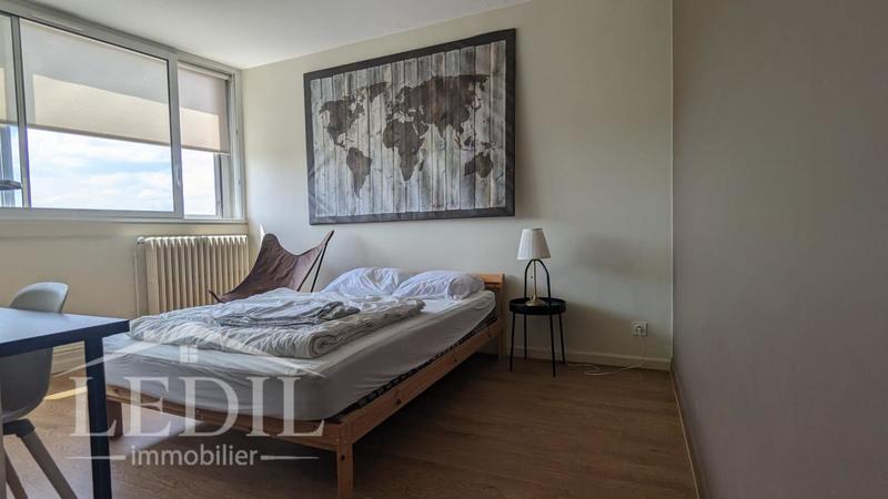 Appartement - 90 m² - 5 pièces