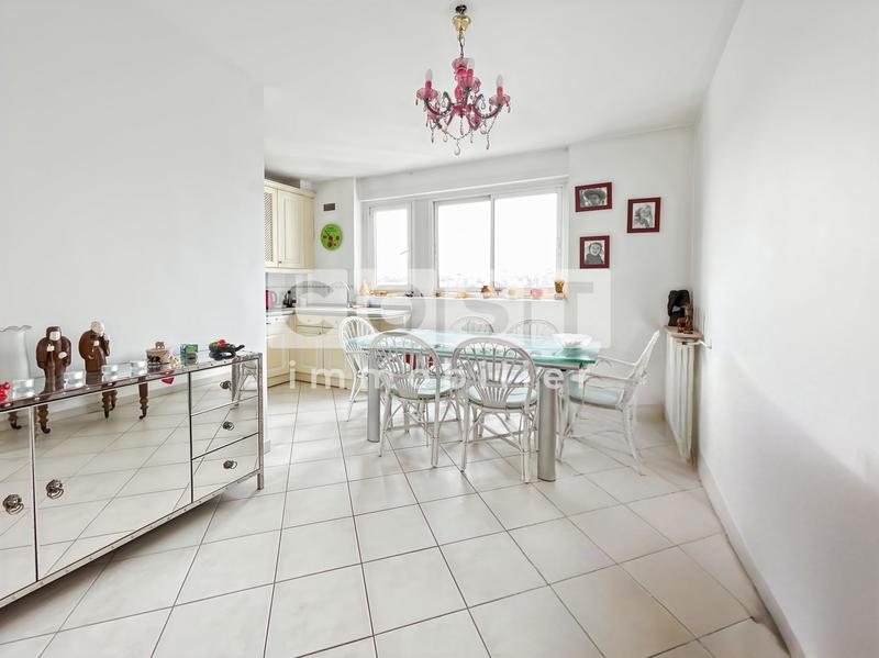 Appartement - 125 m² - 5 pièces