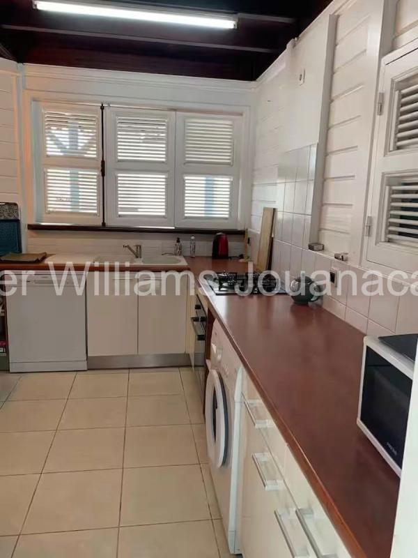 Propriété - 256 m² - 8 pièces