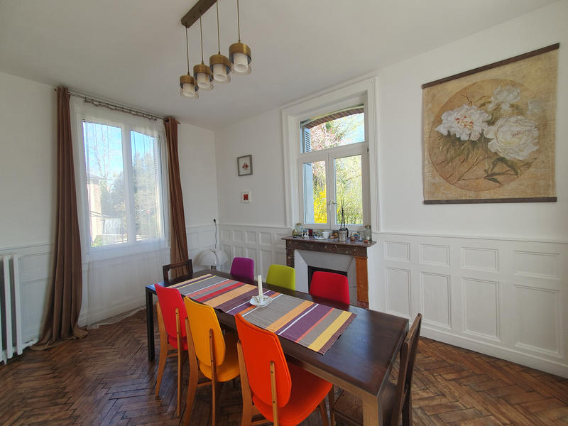 Maison - 187 m² - 10 pièces