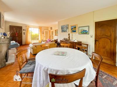 Maison - 160 m² - 9 pièces