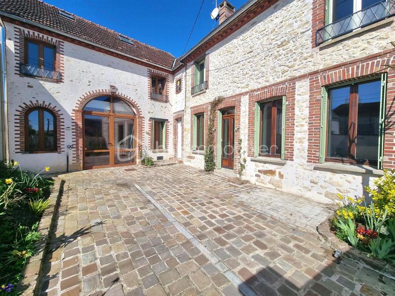 Maison en pierre - 164 m² - 8 pièces