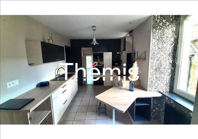 Maison - 147 m² - 1 pièce