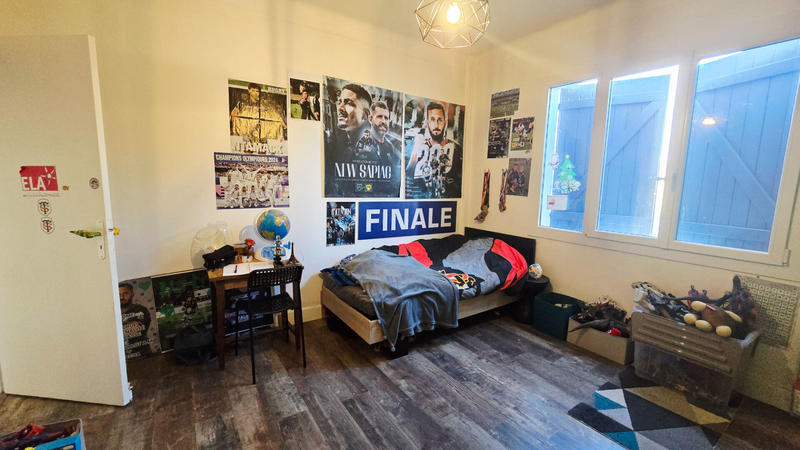 Maison - 140 m² - 5 pièces