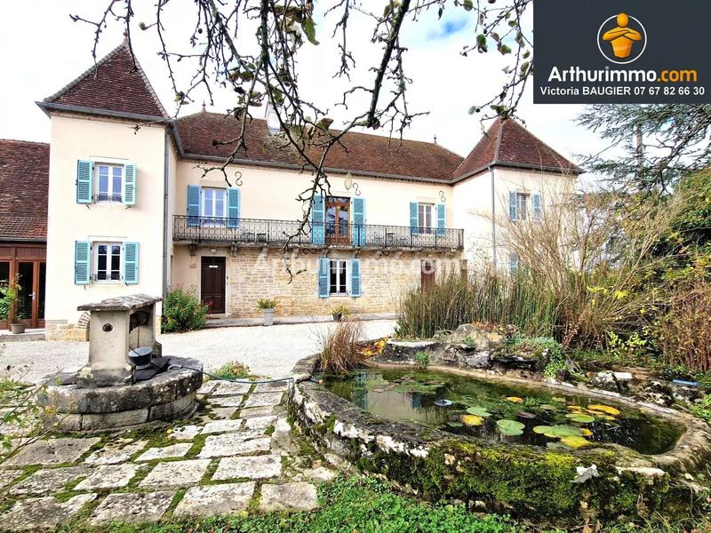 Maison - 252 m² - 10 pièces