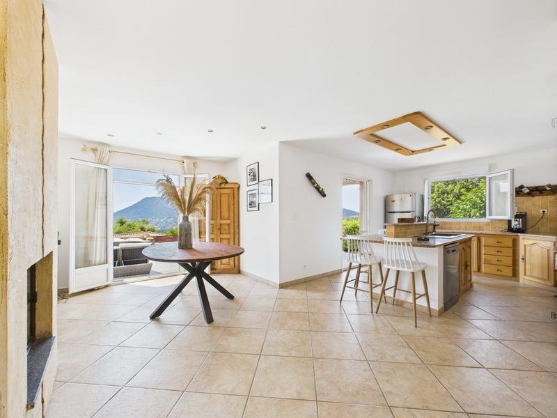 Maison - 112 m² - 3 pièces