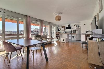 Appartement - 77 m² - 3 pièces