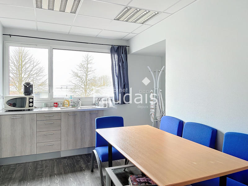 Bureau - 570 m²