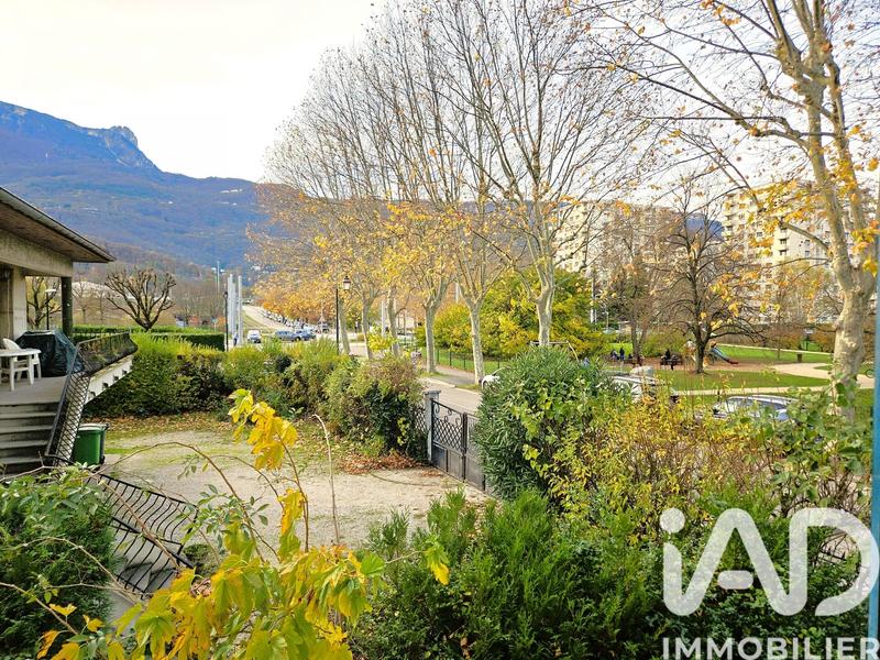 Maison - 177 m² - 7 pièces