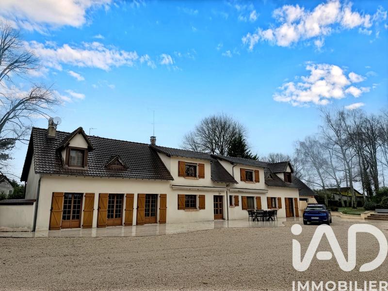 Maison - 245 m² - 9 pièces