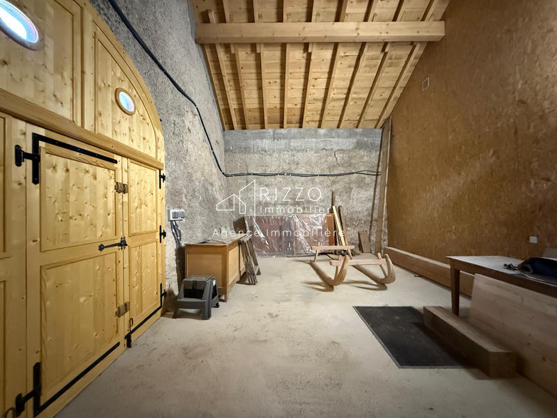 Maison - 196 m² - 8 pièces