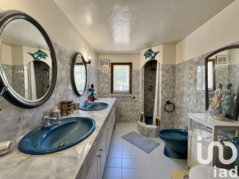 Maison - 203 m² - 8 pièces