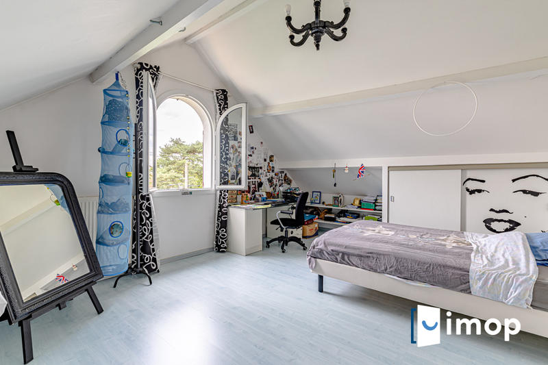 Maison - 180 m² - 6 pièces