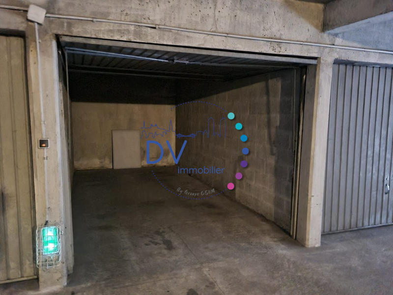 Parking / Garage - 11 m²