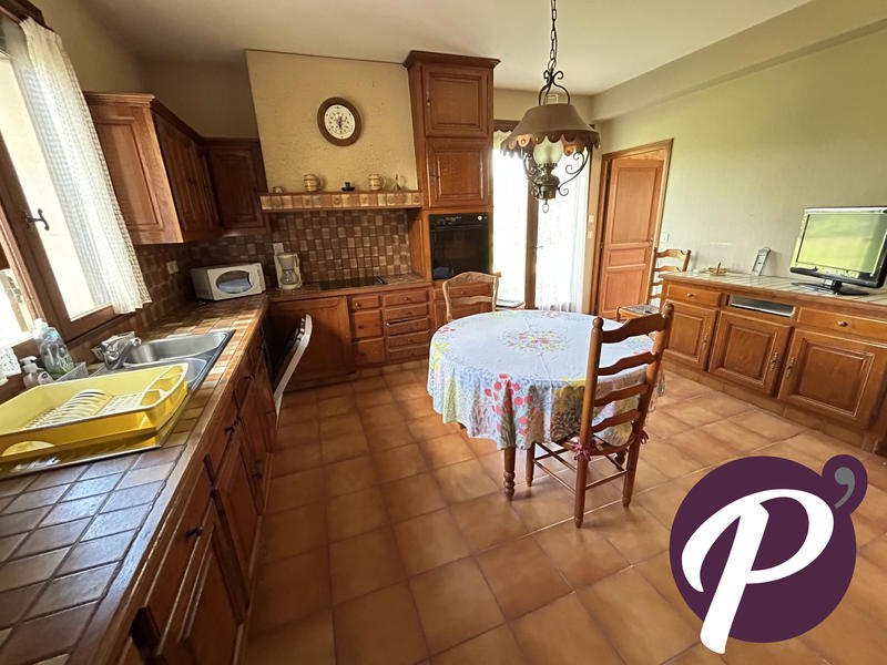 Maison - 184 m² - 8 pièces