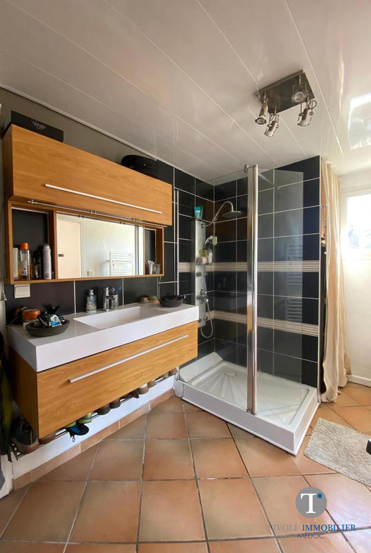 Maison traditionnelle - 140 m² - 6 pièces