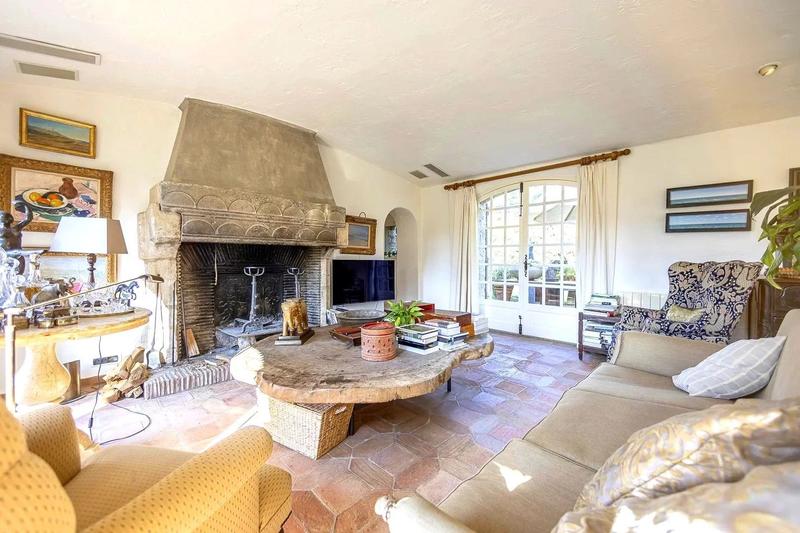 Maison - 252 m² - 7 pièces