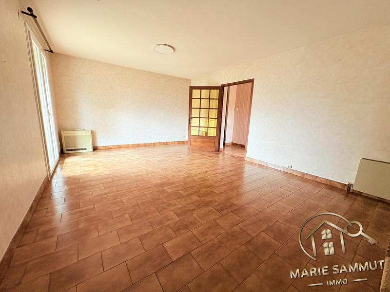 Maison traditionnelle - 220 m² - 7 pièces
