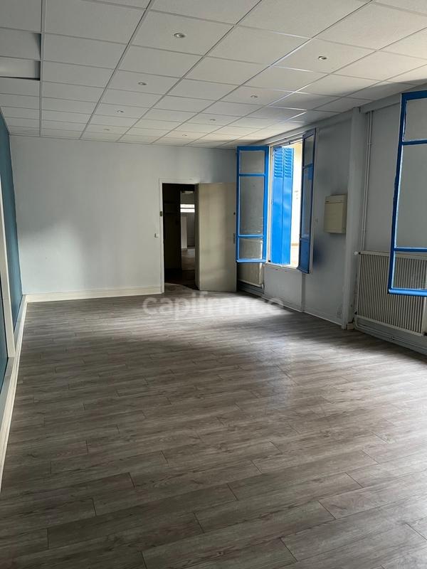 Local d'activité / Entrepôt - 290 m² - 4 pièces