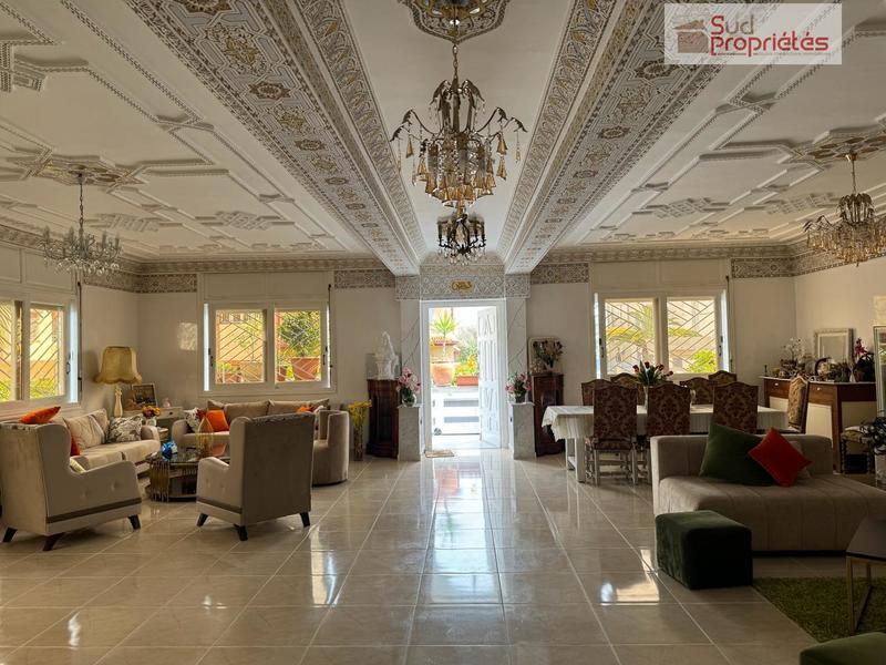 Villa - 400 m² - 12 pièces