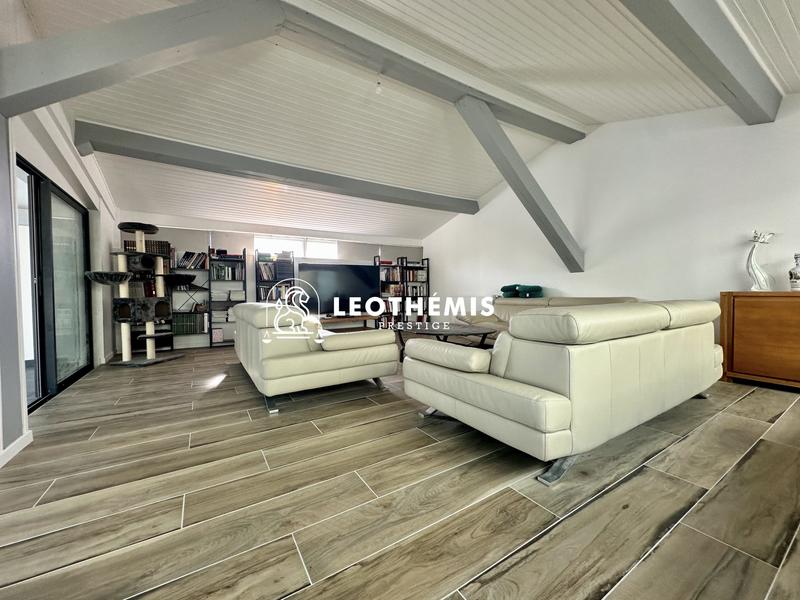 Villa - 397 m² - 9 pièces