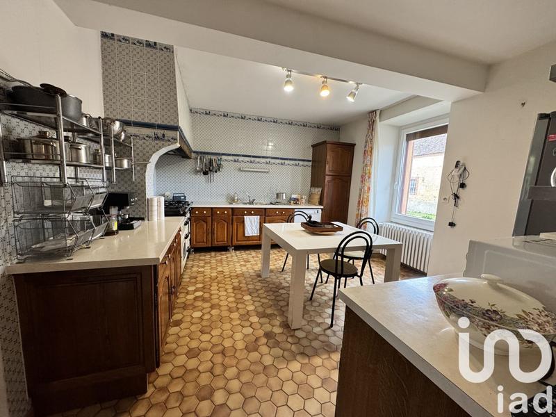 Maison - 230 m² - 8 pièces