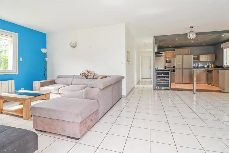 Maison - 93 m² - 4 pièces