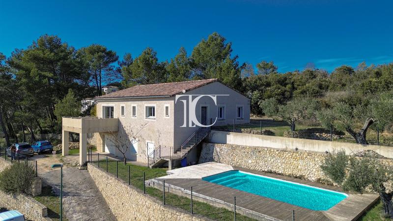 Maison - 143 m² - 5 pièces