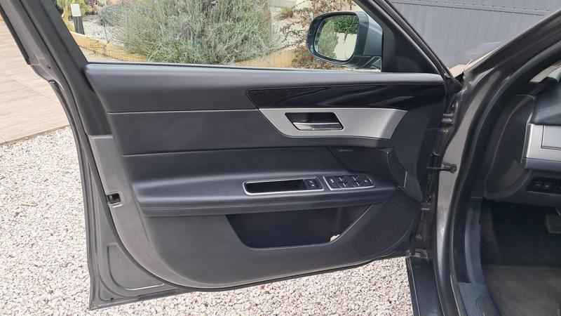 Jaguar Xf II 2.0d 180 Bva Business Prestige