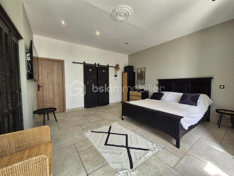 Mas - 210 m² - 8 pièces