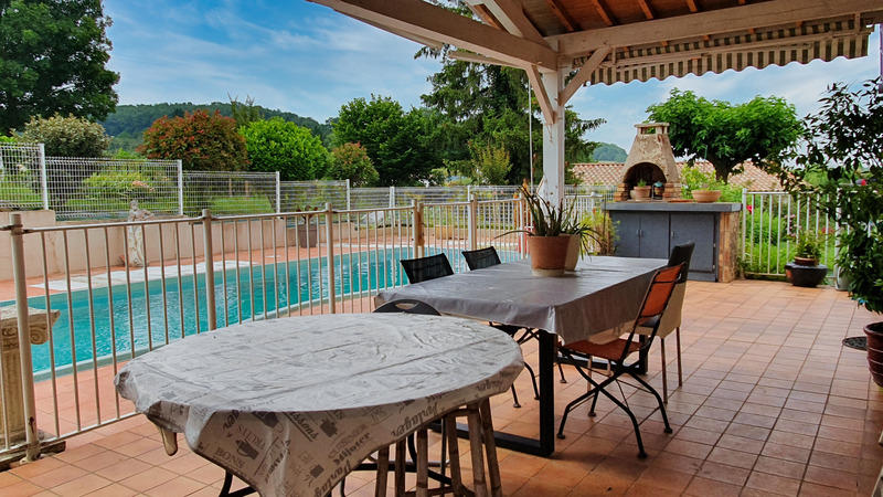 Maison - 196 m² - 8 pièces