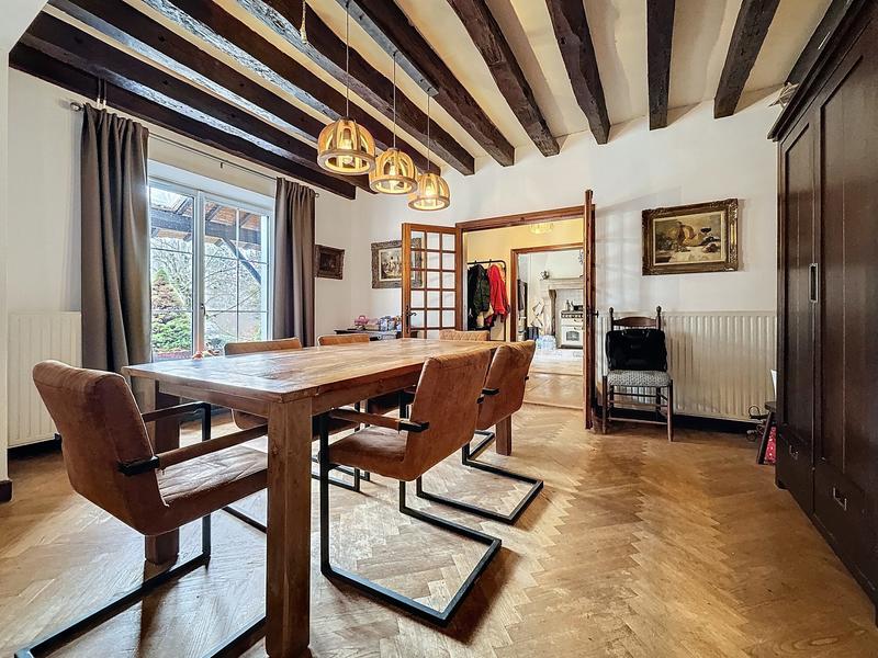 Maison - 340 m² - 15 pièces