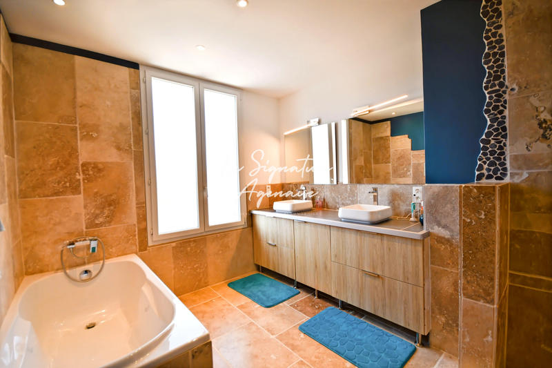 Propriété - 480 m² - 6 pièces